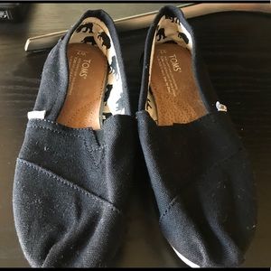 Brand New Black Toms